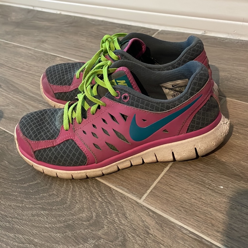 Nike Running Shoes - Picture 4 of 6